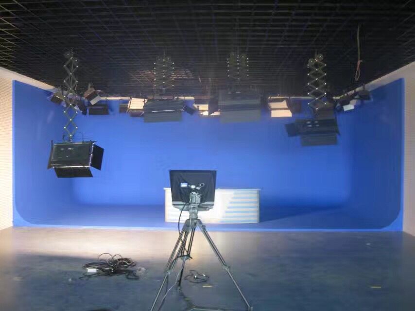 新闻直播间虚拟演播室厅蓝箱搭建
